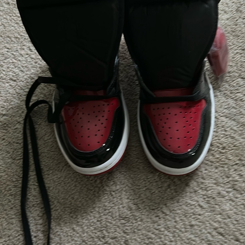 Men Air Jordon 1 Breds patent leather , size 10 , new.